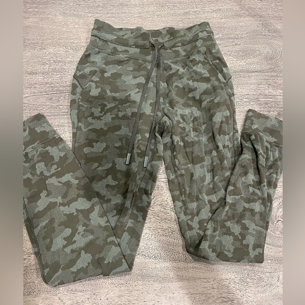 Lululemon Camo “License to Train” Joggers